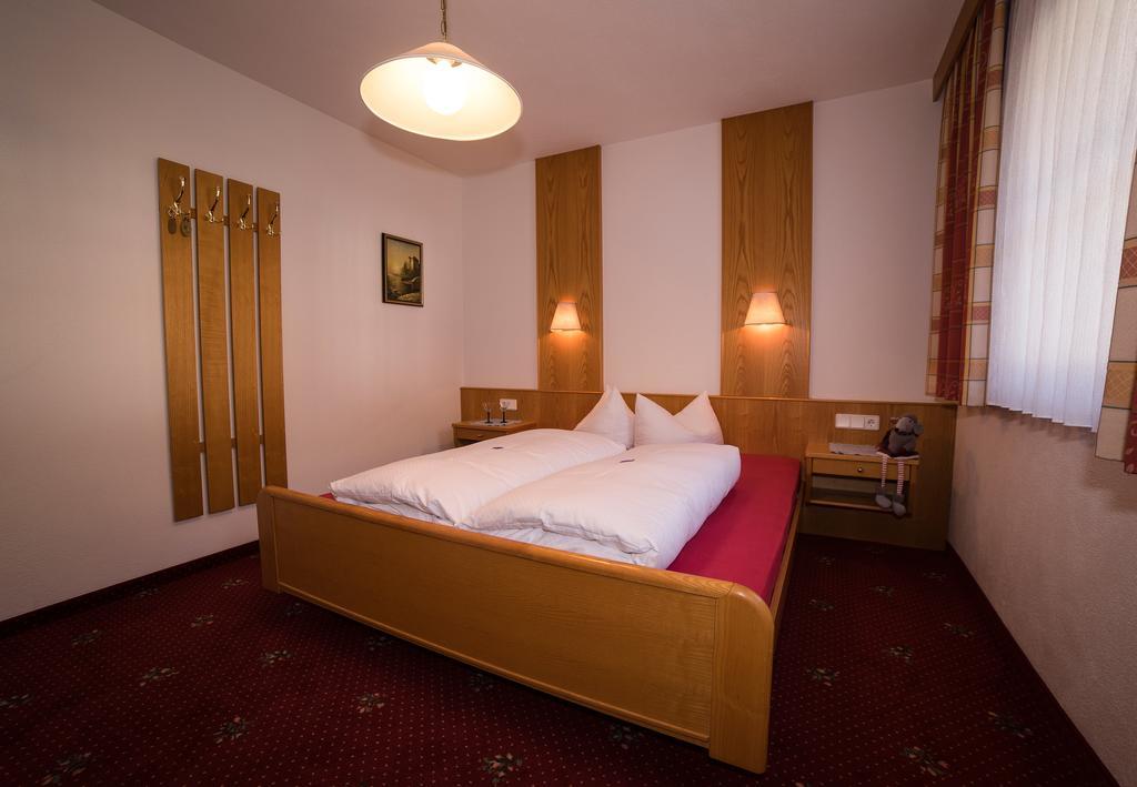 Alberts Bellevue Appartements Nauders Pokój zdjęcie